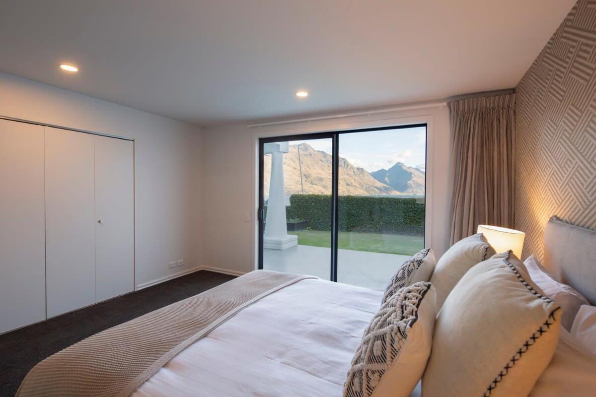 Holiday home Awa- Views- Bbq- Ac- Garage Queenstown