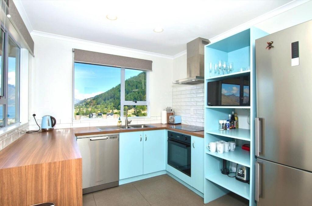 Panoramic Views! Luxurious Townhouse In The Absolute Centre Of Holiday home Queenstown