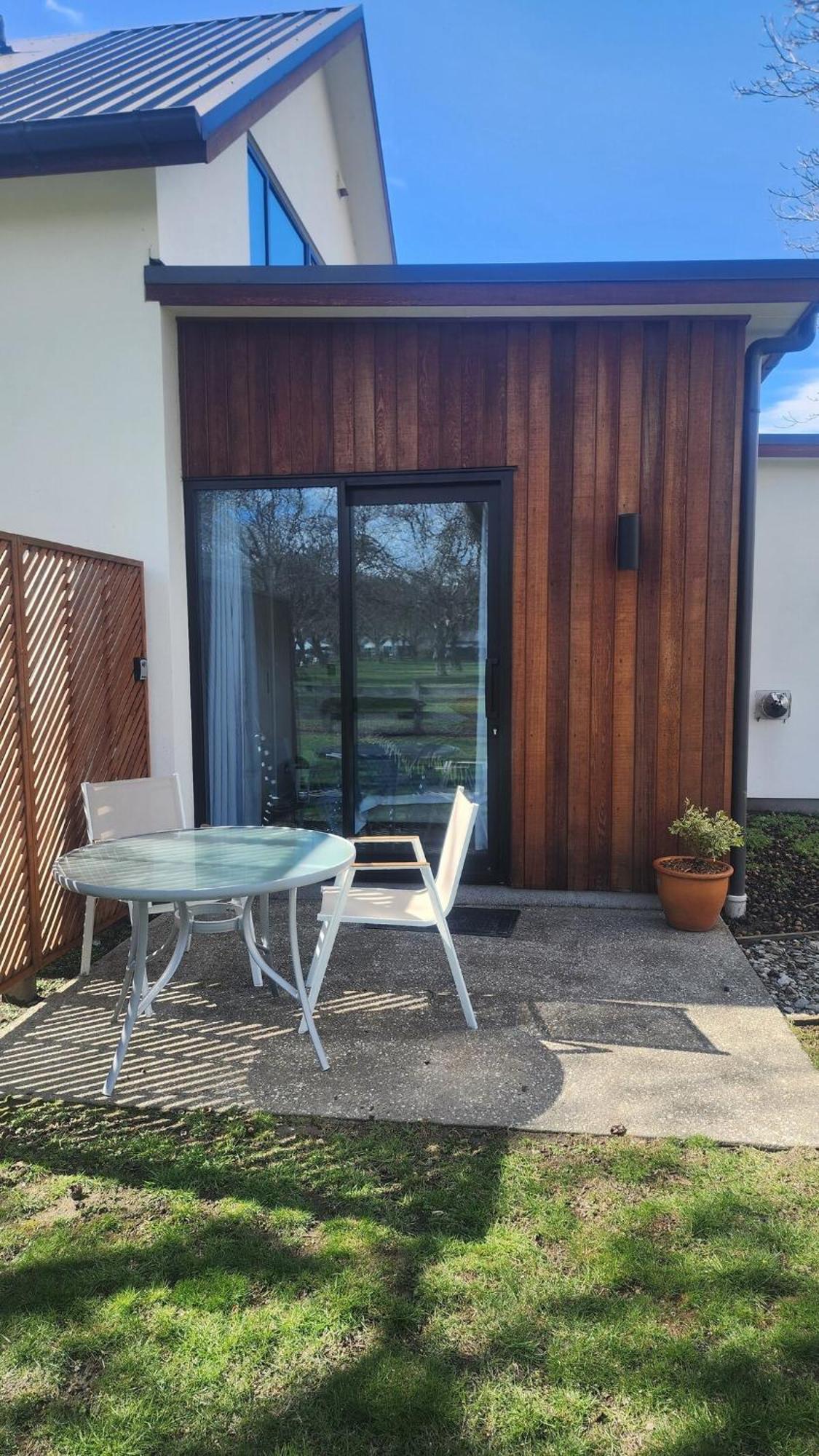 Private Ensuite In Hayes Estate