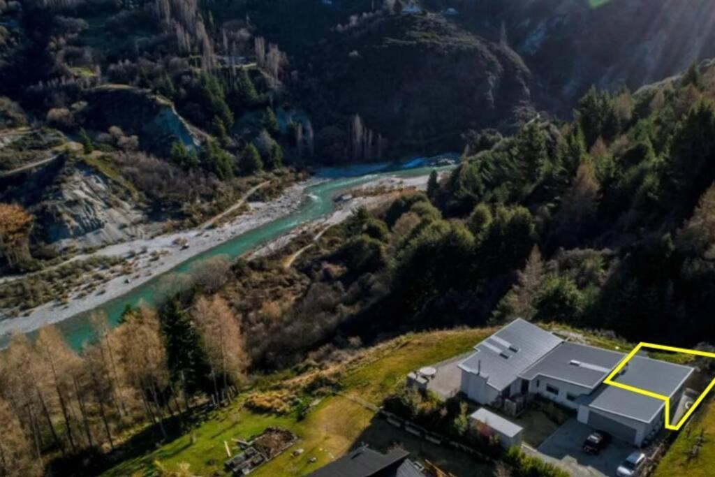 Shotover River 2 Bedrooms Luxury Holiday home *