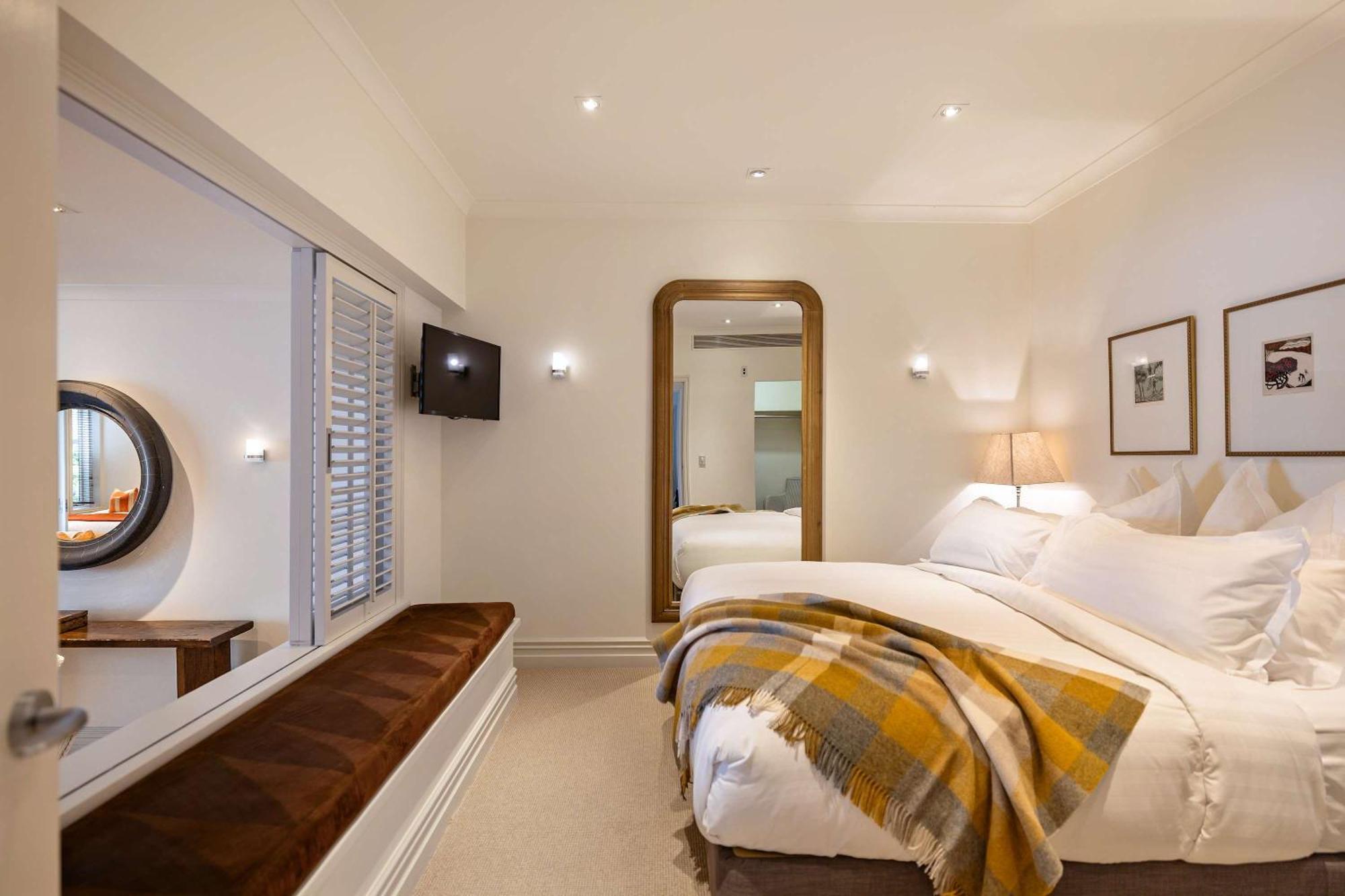 Craigroy 3 Lakeshore With Conservatory * Queenstown