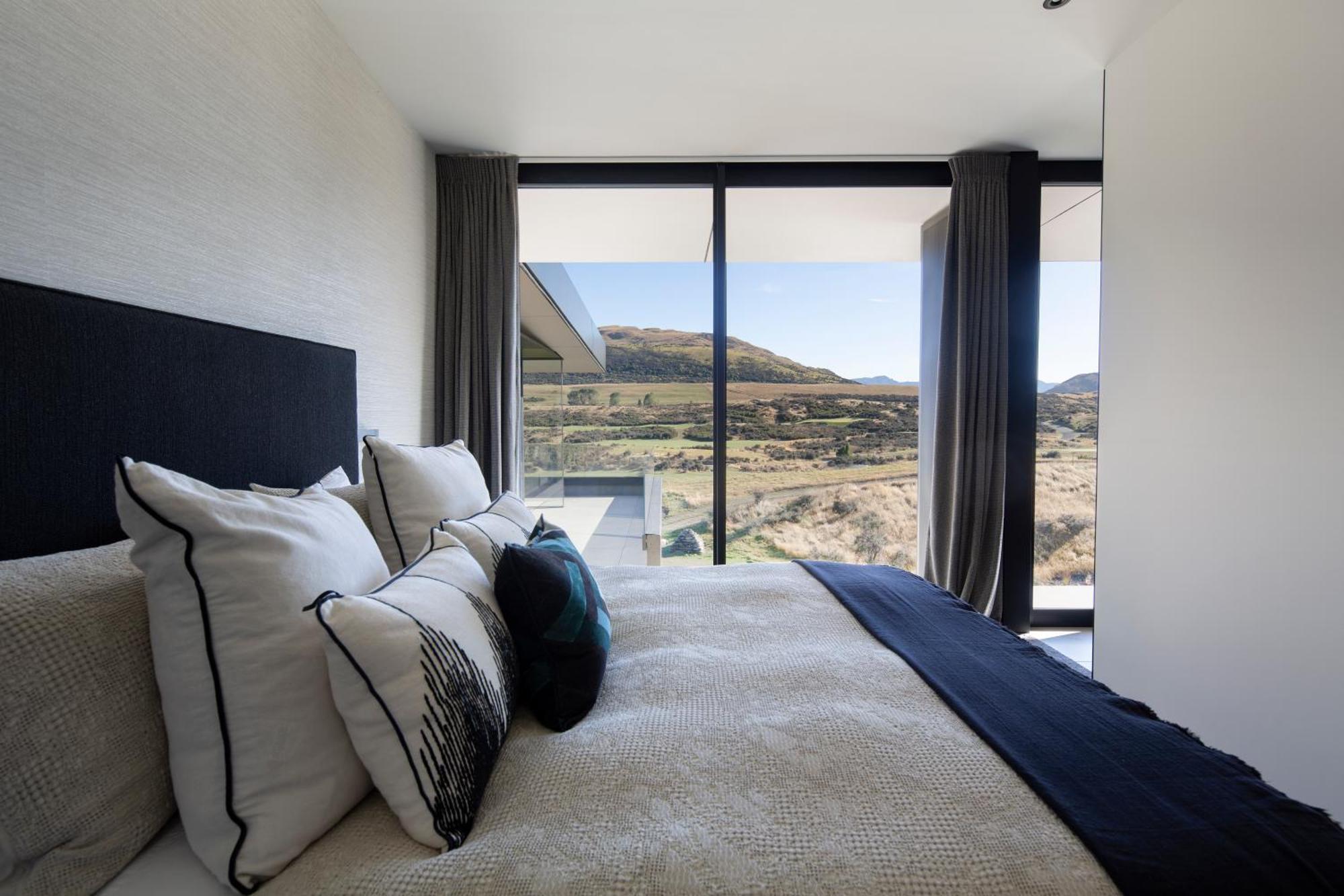 Falconridge Jacks Point By Sotheby's Luxury Homes * Queenstown