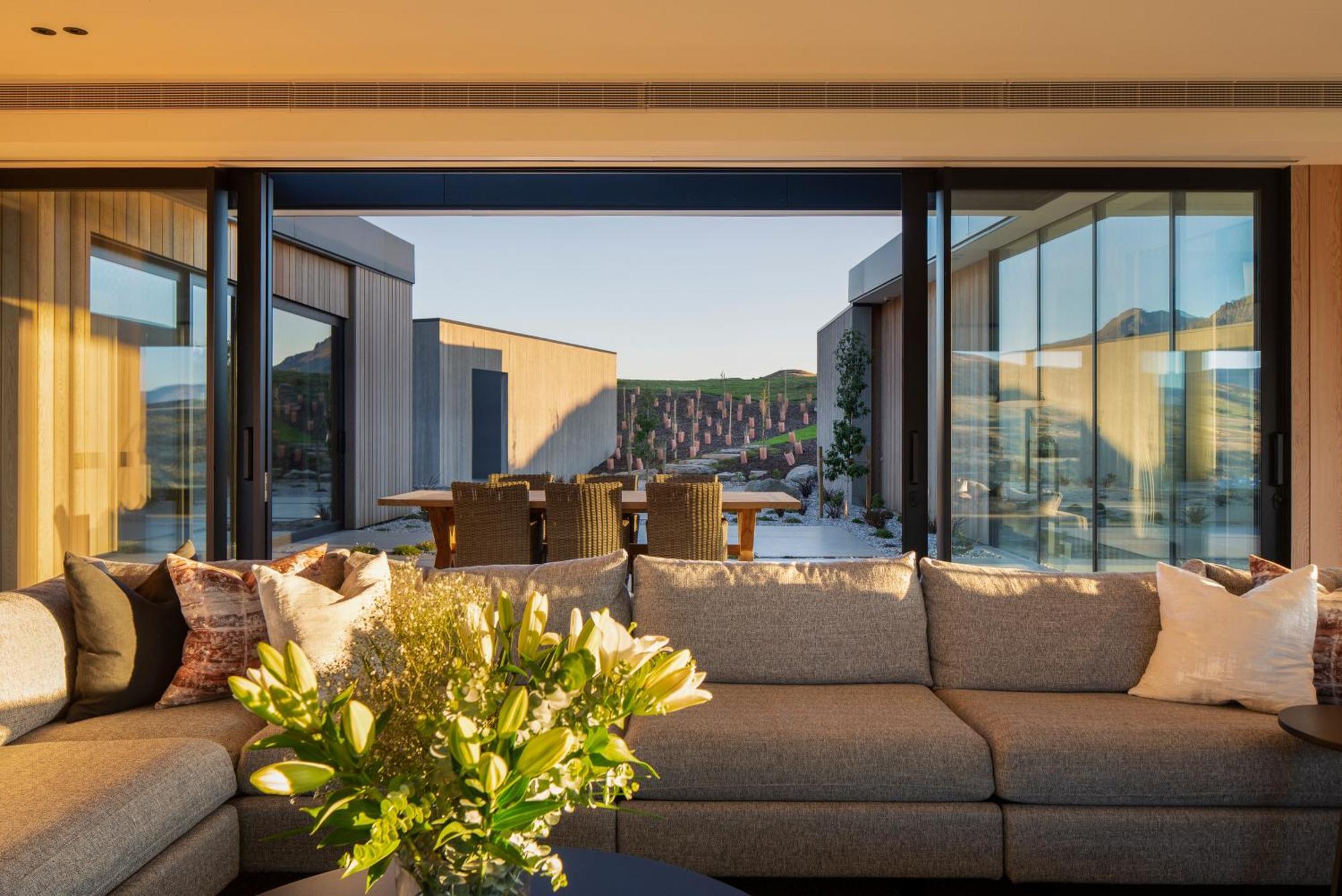 Falconridge Jacks Point By Sotheby's Luxury Homes Villa