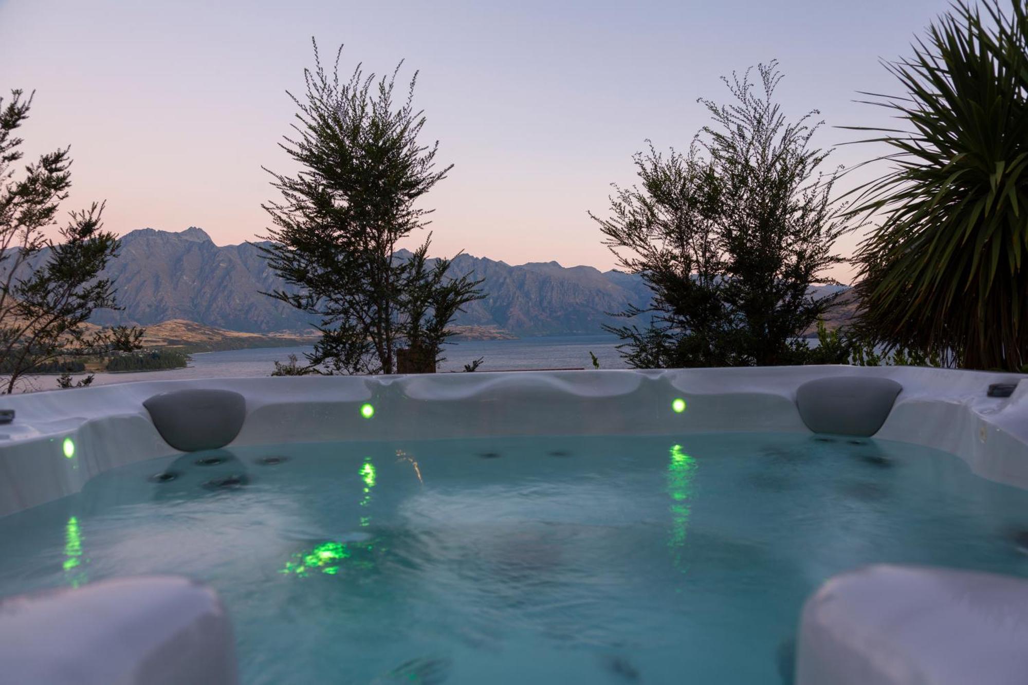 11 Aspen Grove - Stunning Views And Pool Villa Queenstown