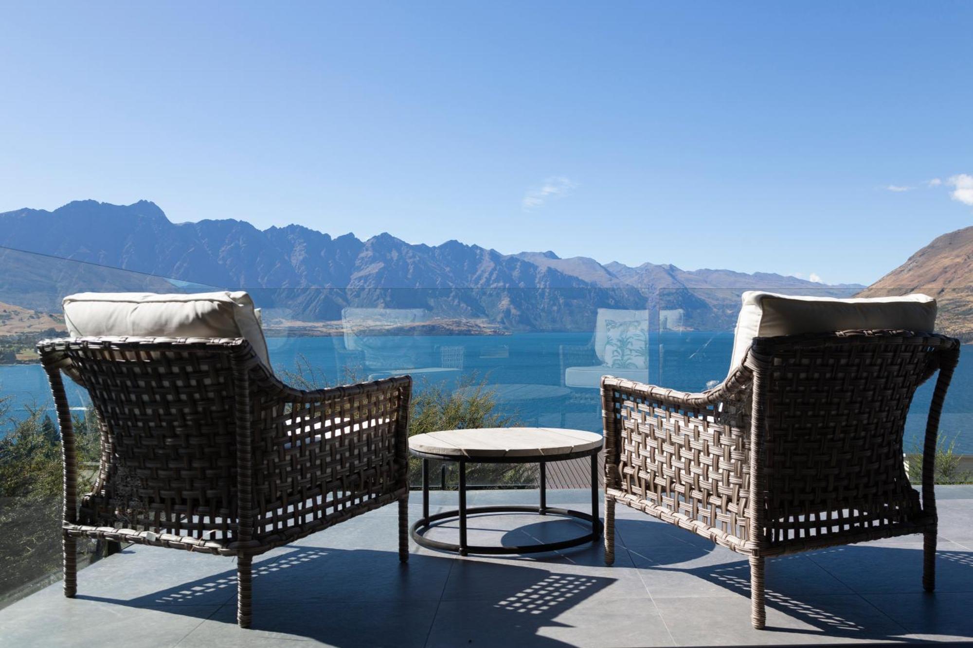 Villa 11 Aspen Grove - Stunning Views And Pool Queenstown