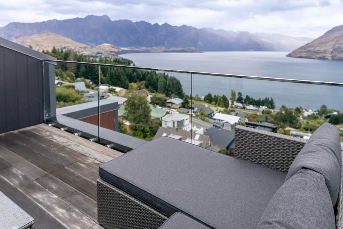 Holiday home Lakeview Escape Fernhill Retreat Queenstown