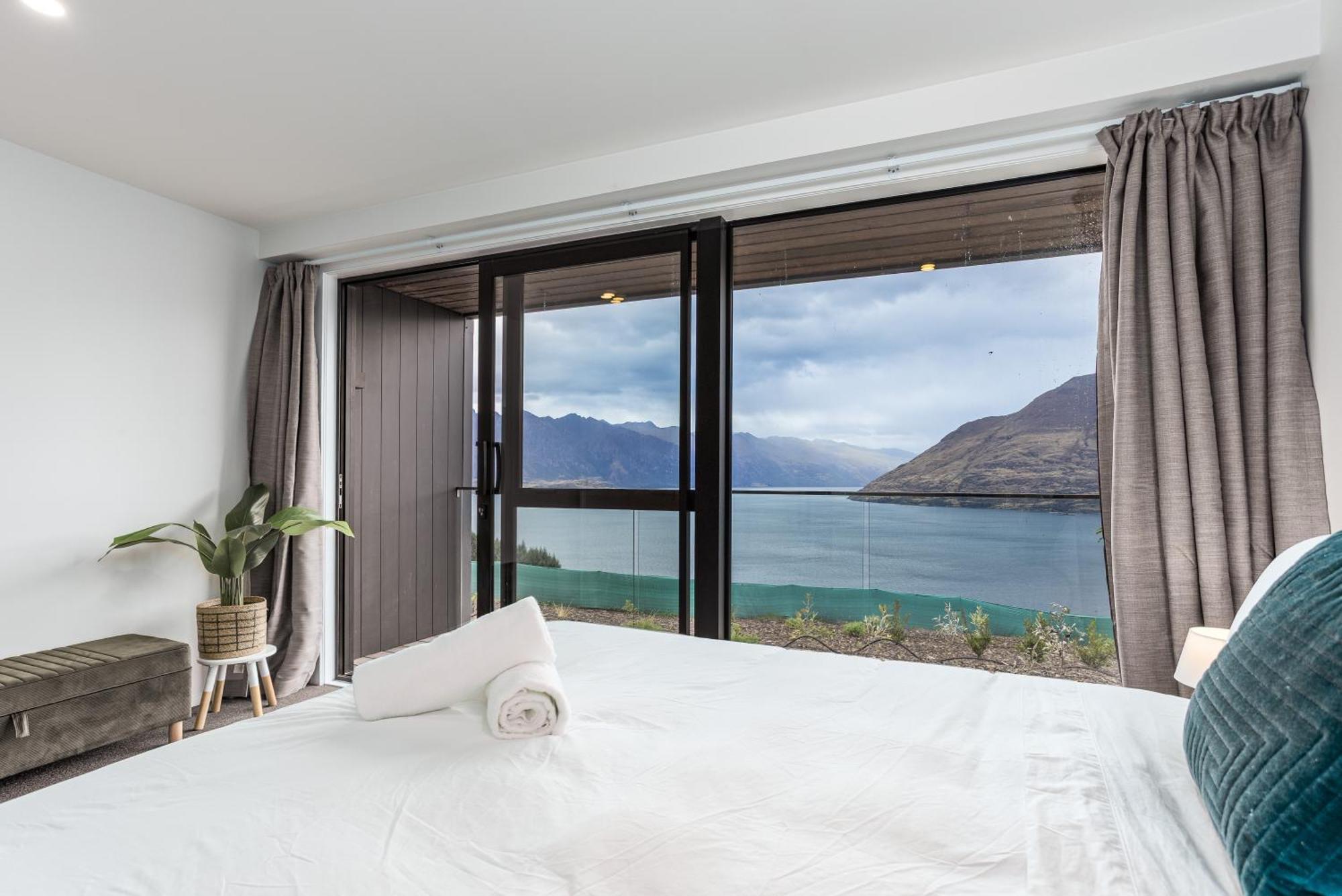 Lakeview Escape Fernhill Retreat Holiday home *