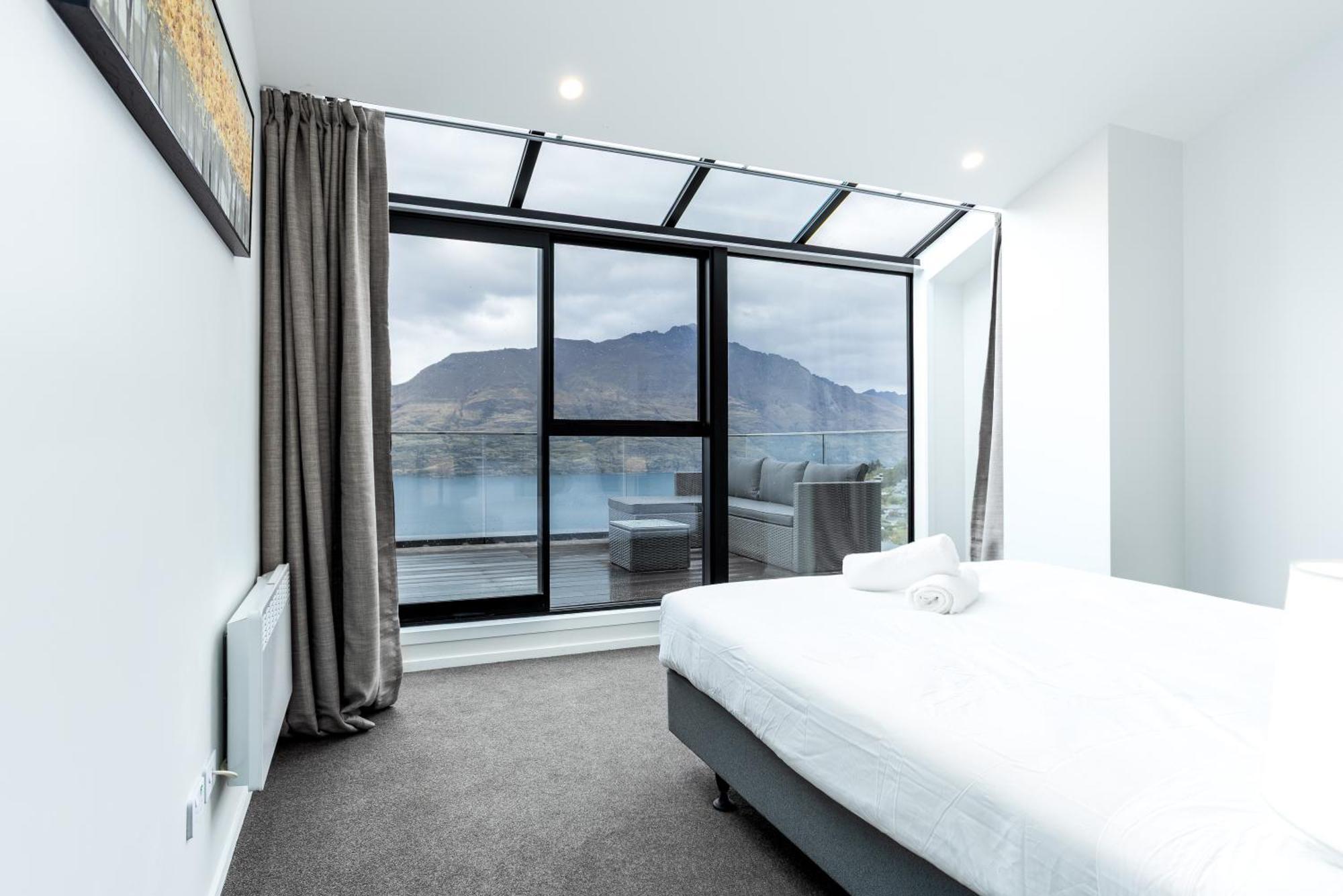 Lakeview Escape Fernhill Retreat * Queenstown