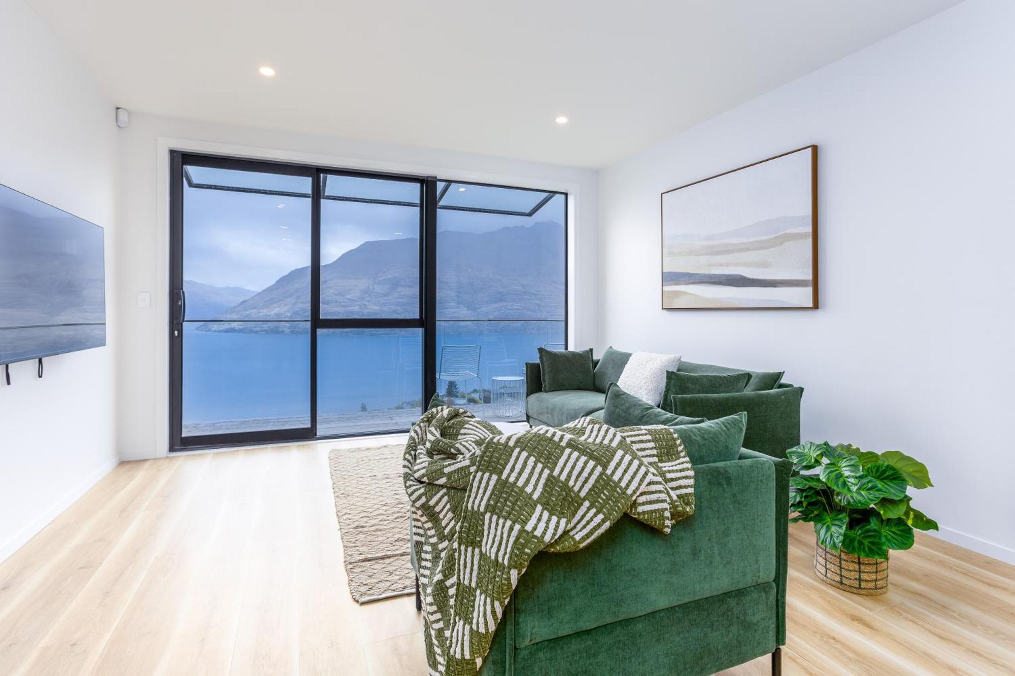 Lakeview Escape Fernhill Retreat Queenstown