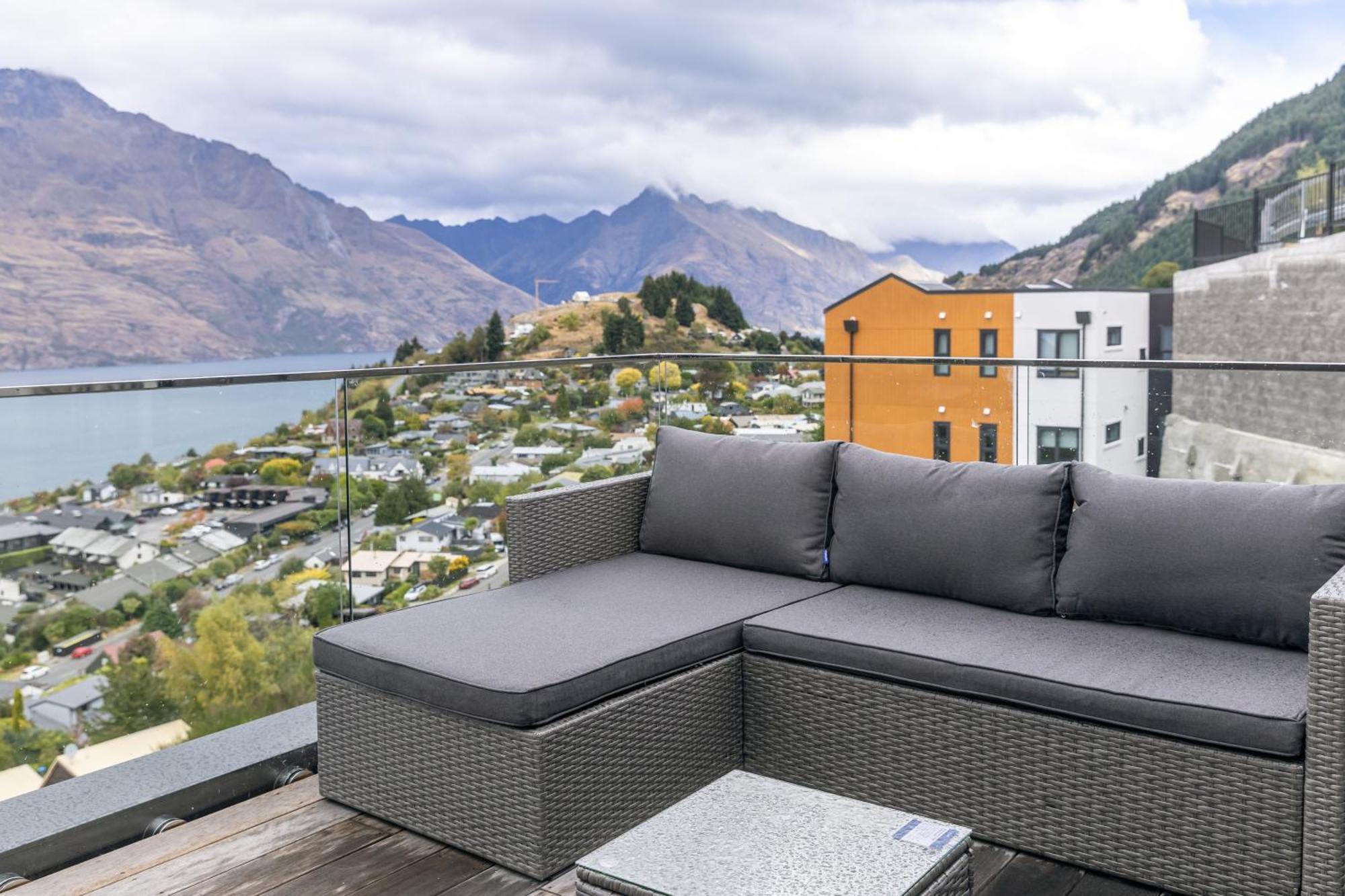 Lakeview Escape Fernhill Retreat Holiday home