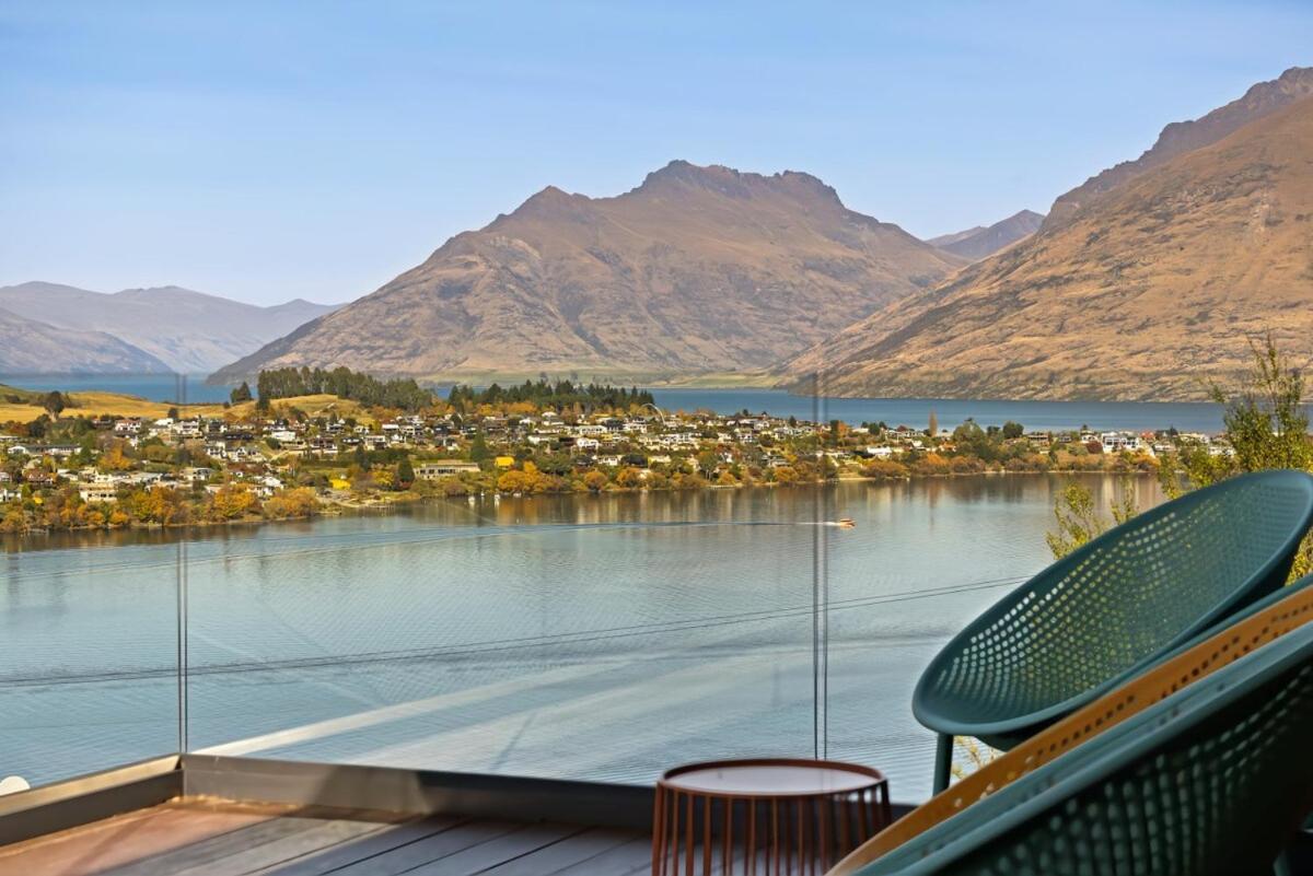 Lakevista Retreat - Hot Tub - Pool Apartment Queenstown