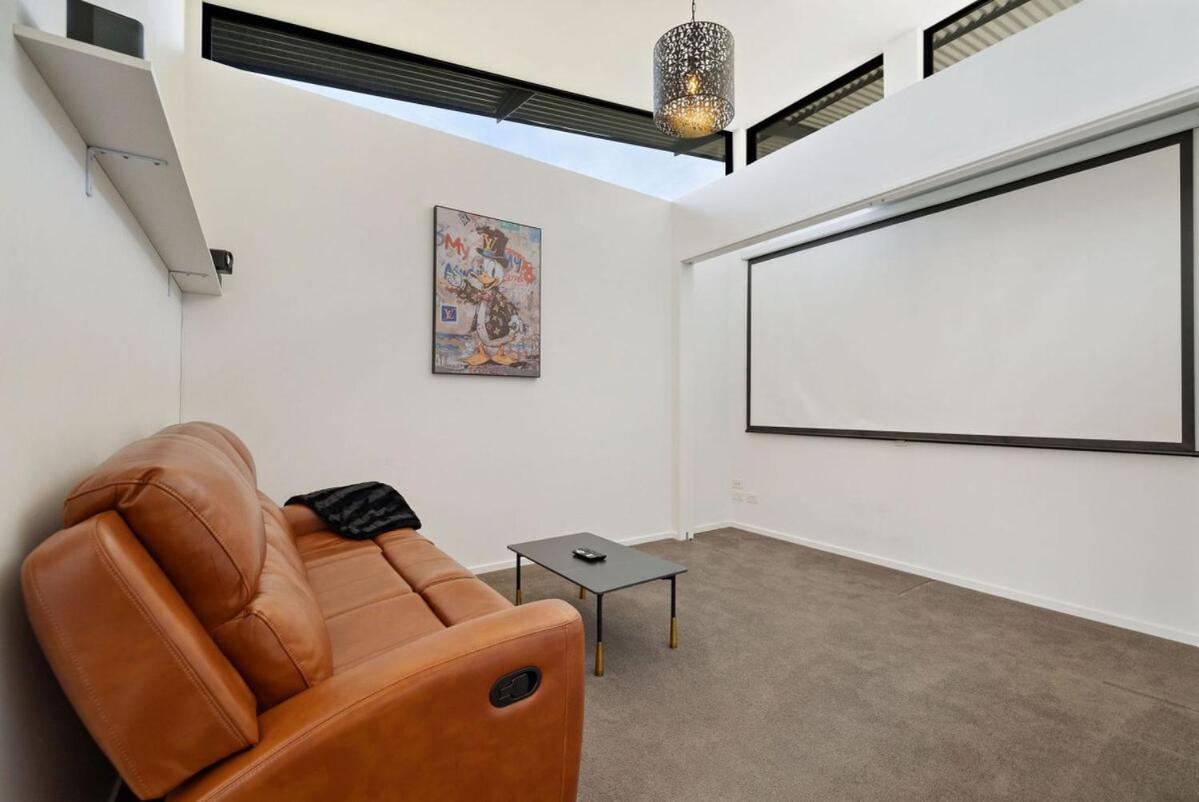 Lakevista Retreat - Hot Tub - Pool Apartment Queenstown