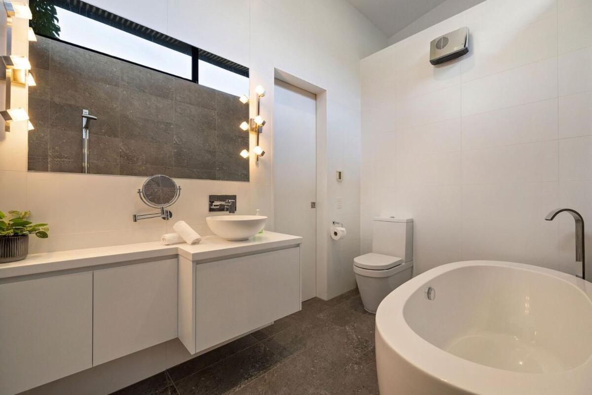 Lakevista Retreat - Hot Tub - Pool Queenstown