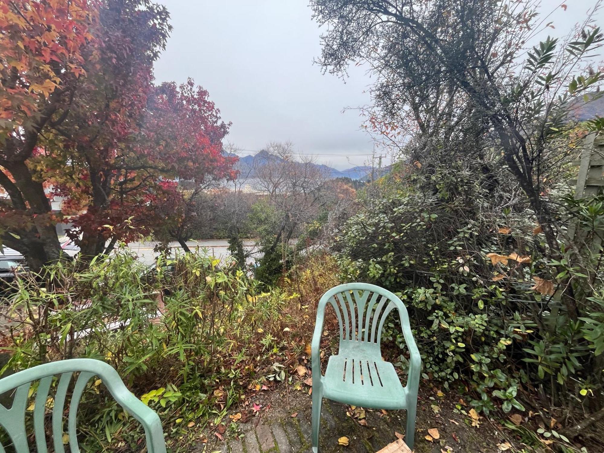 Retro Cosy Unit With Views And Patio Walk To Town