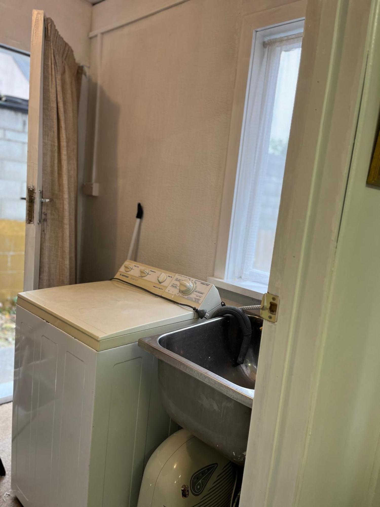 Retro Cosy Unit With Views And Patio Walk To Town Apartment