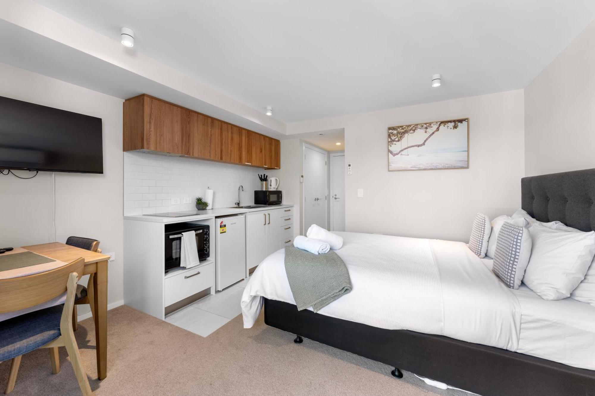 - 5mins To Airport - Aircond - Free Wifi - Walk To Centre *
