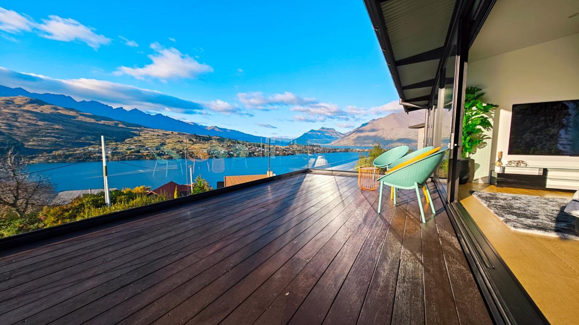 Lakevista Retreat - Hot Tub - Pool Apartment Queenstown