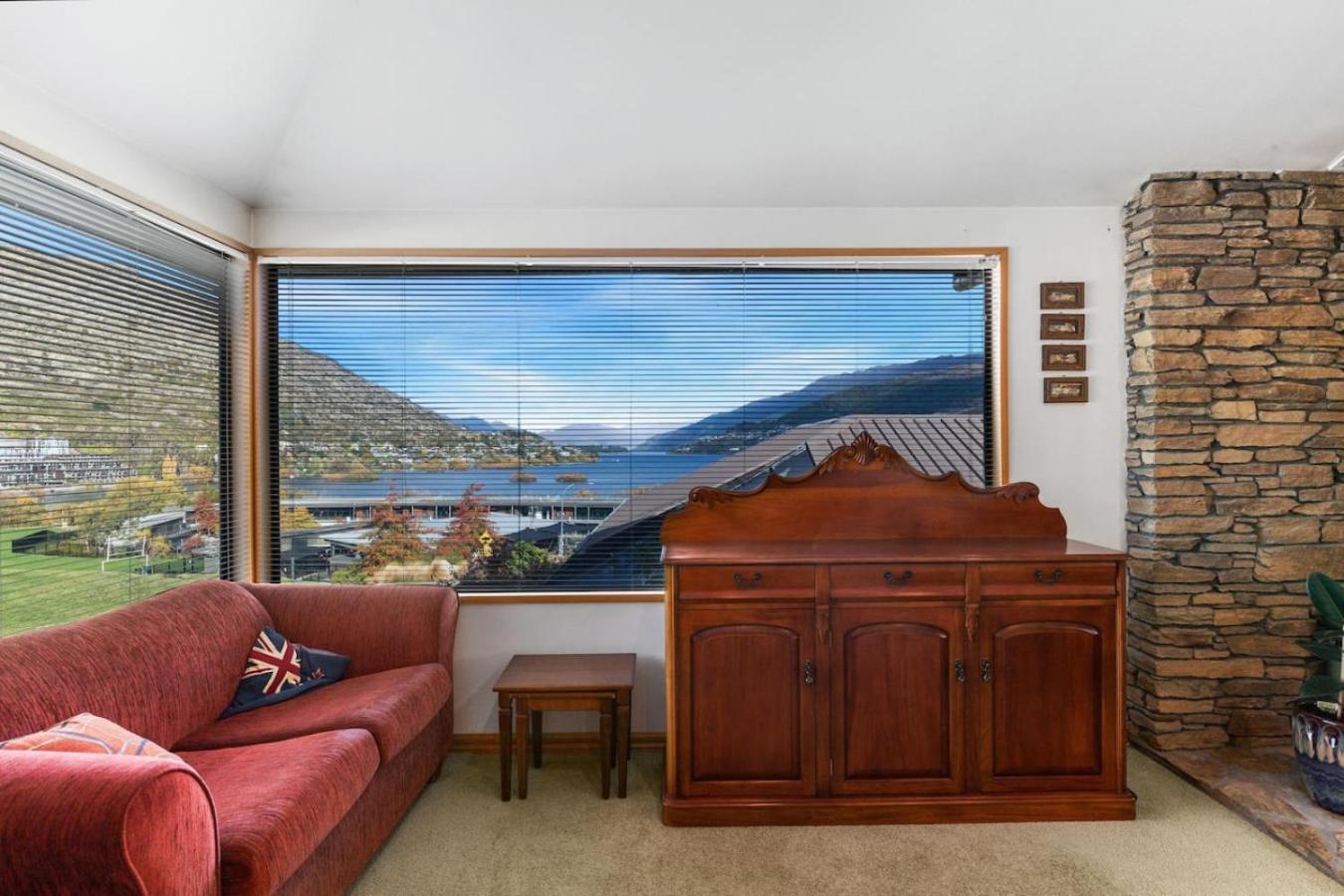 Charming House With Lovely Views Holiday home