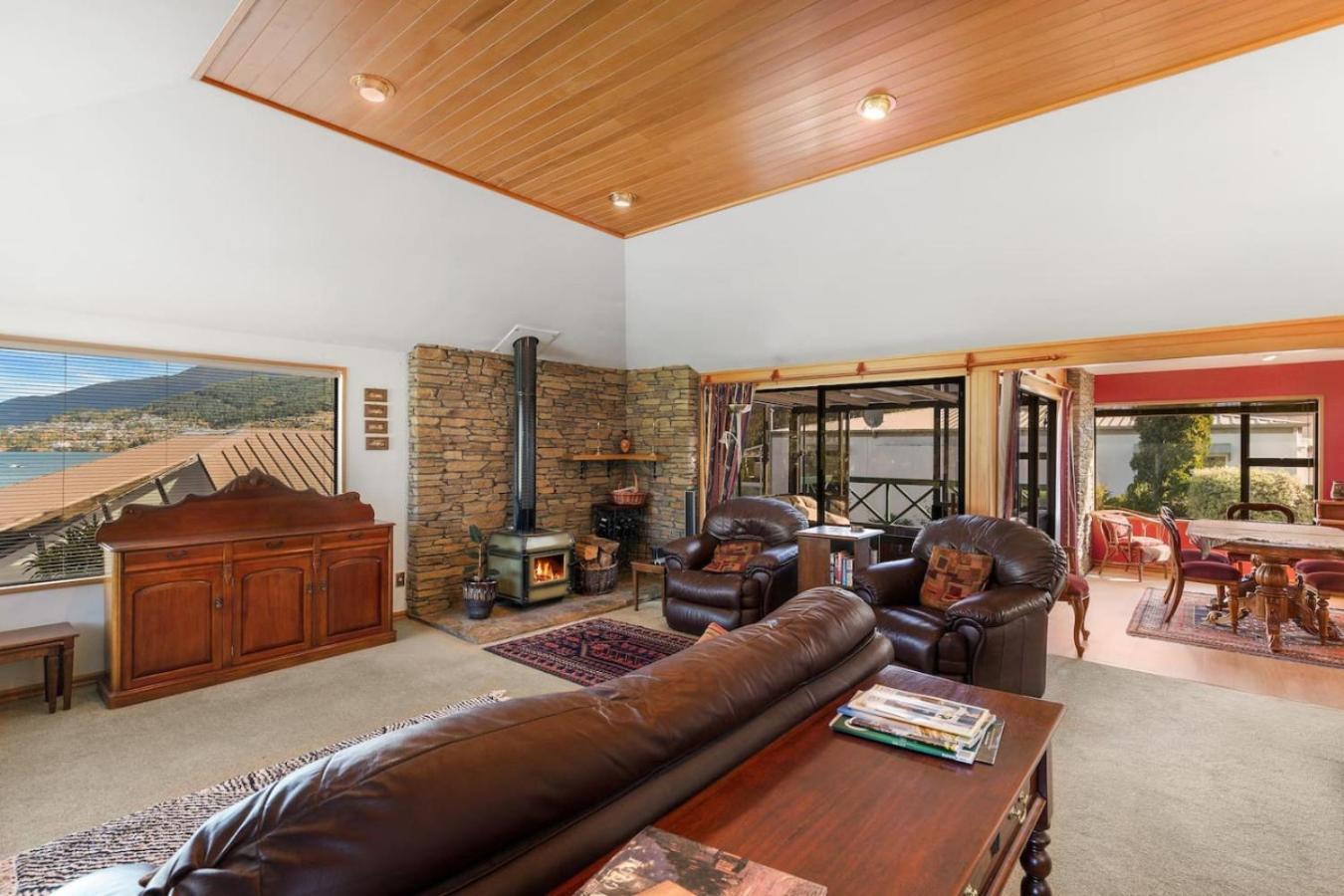 Charming House With Lovely Views Holiday home *
