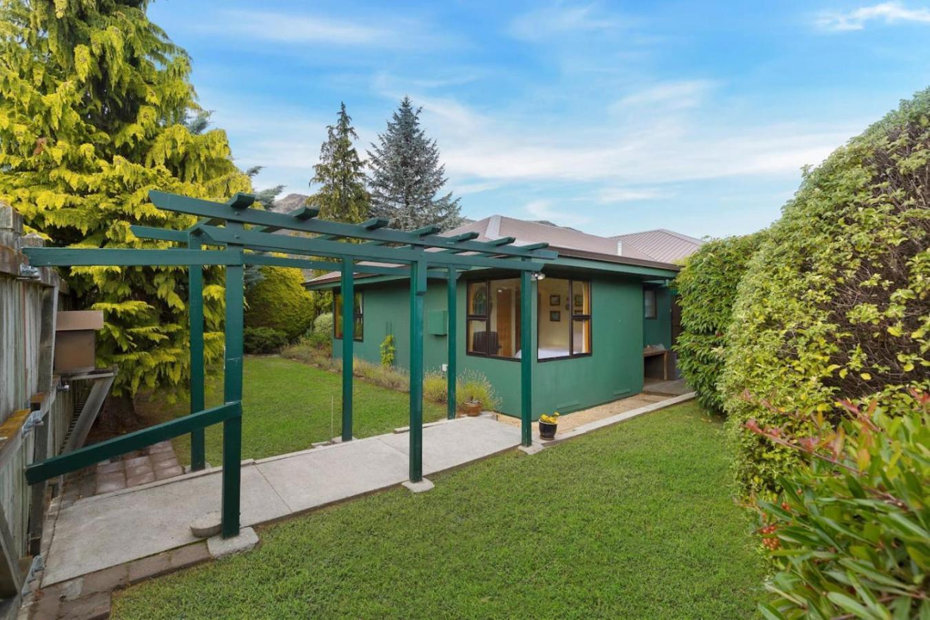 Charming House With Lovely Views *