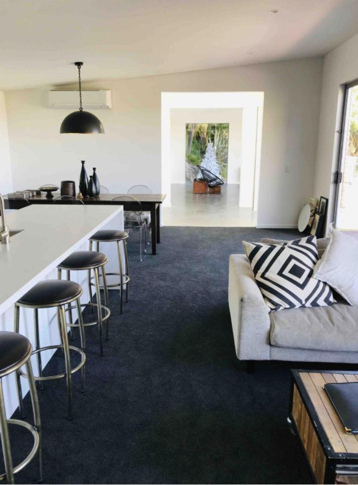 Sunny Modern Family Holiday home *