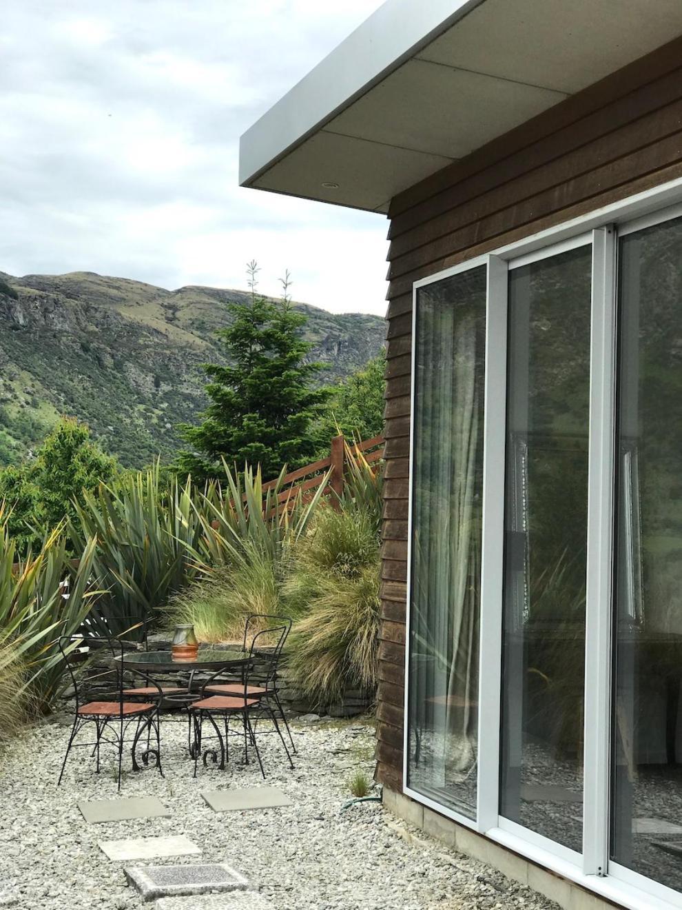 Sunny Modern Family * Queenstown