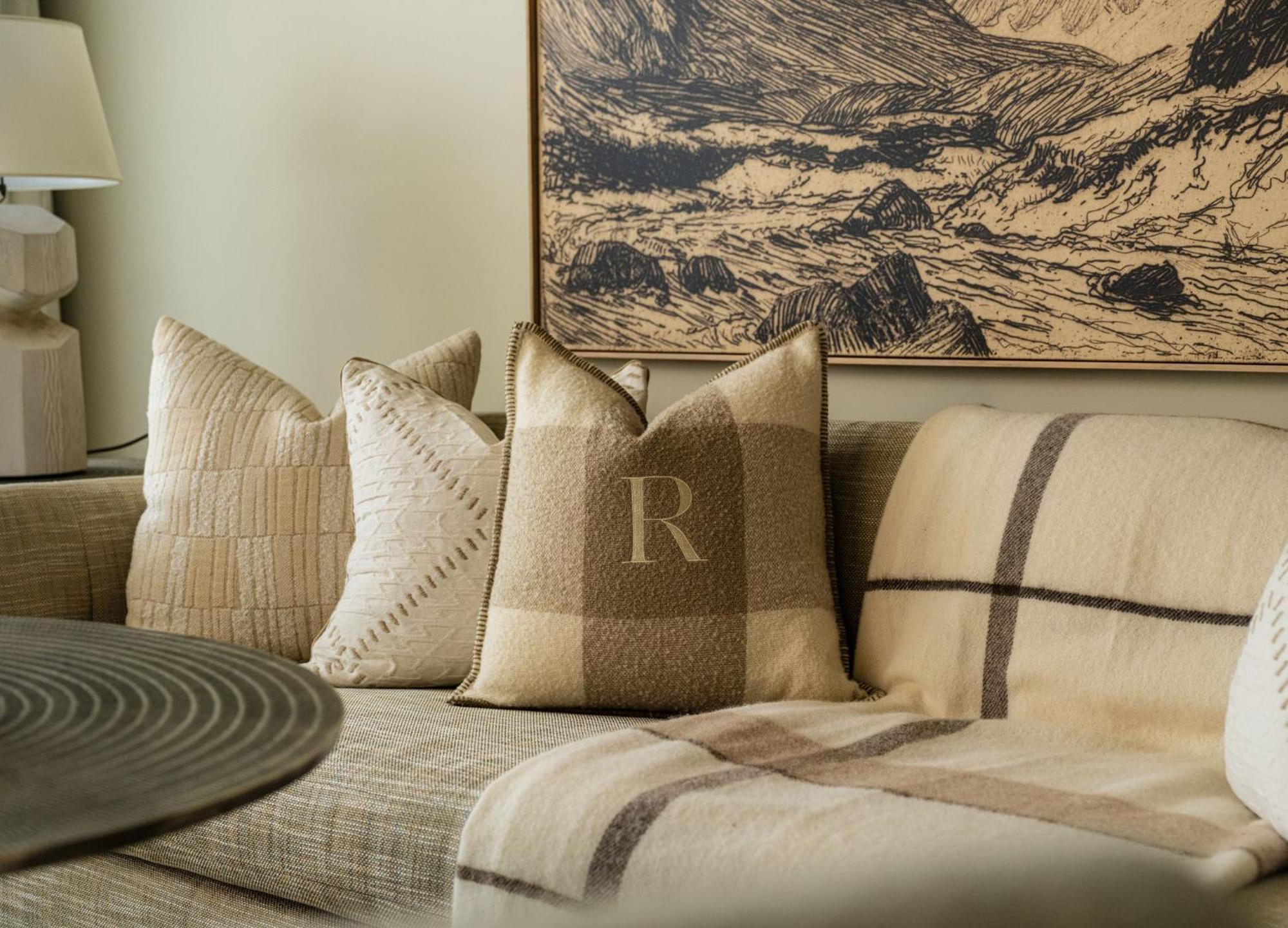 Roki Collection