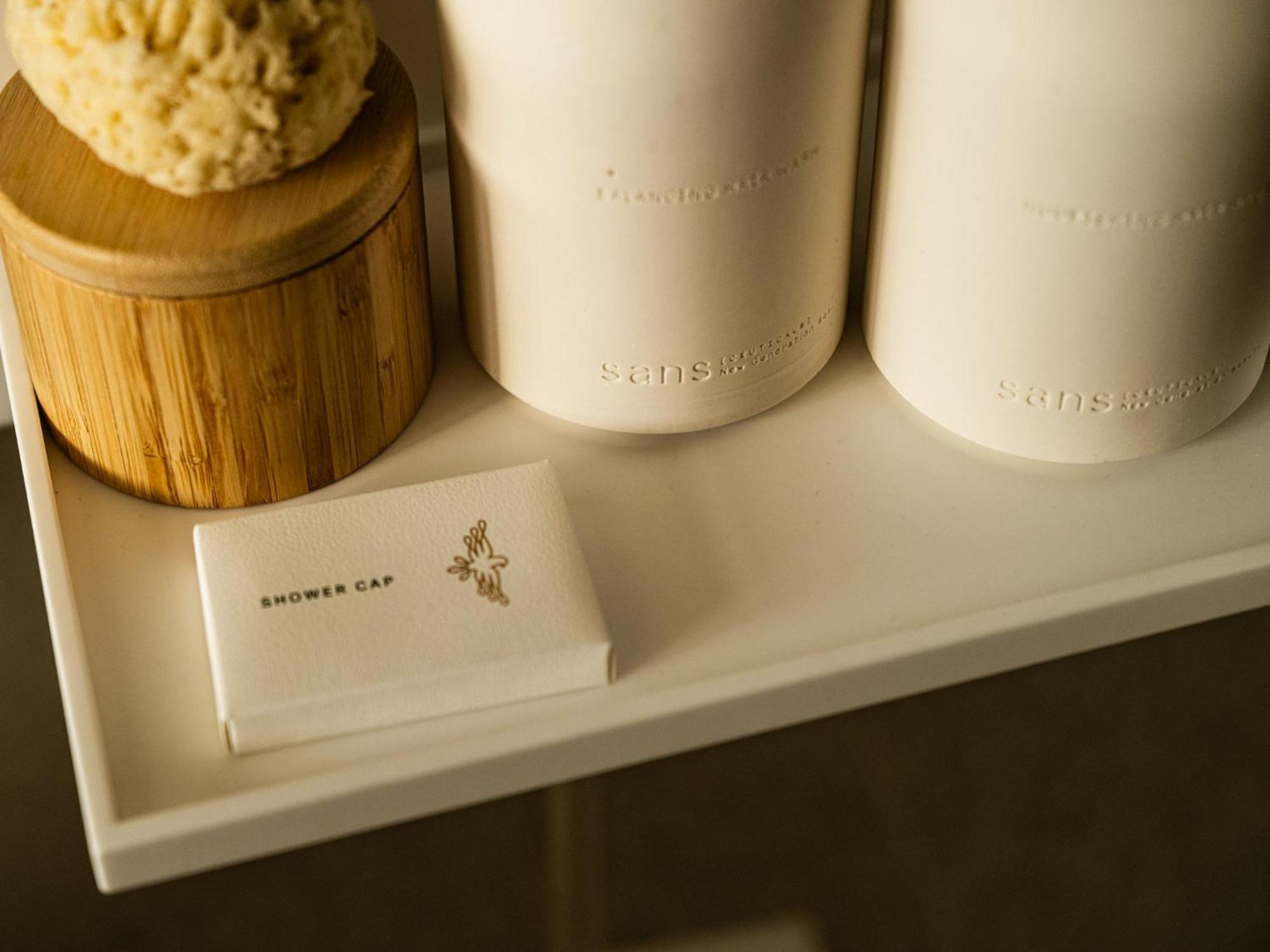 Roki Collection