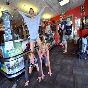 Base Backpackers Hostel *