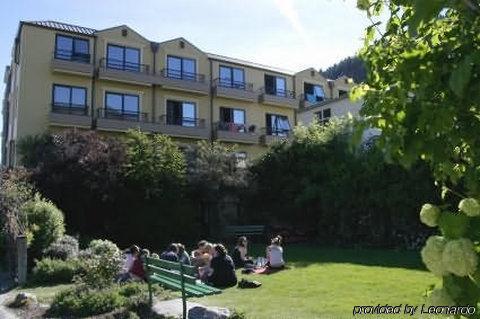 Base Backpackers
