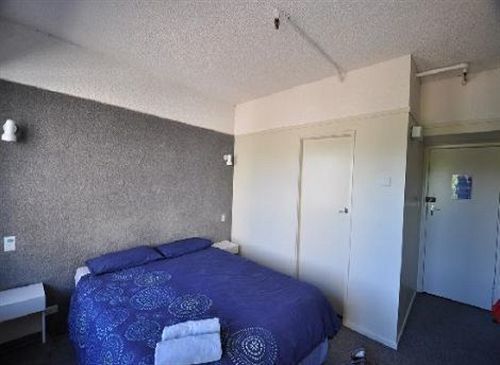 Yha Hostel *