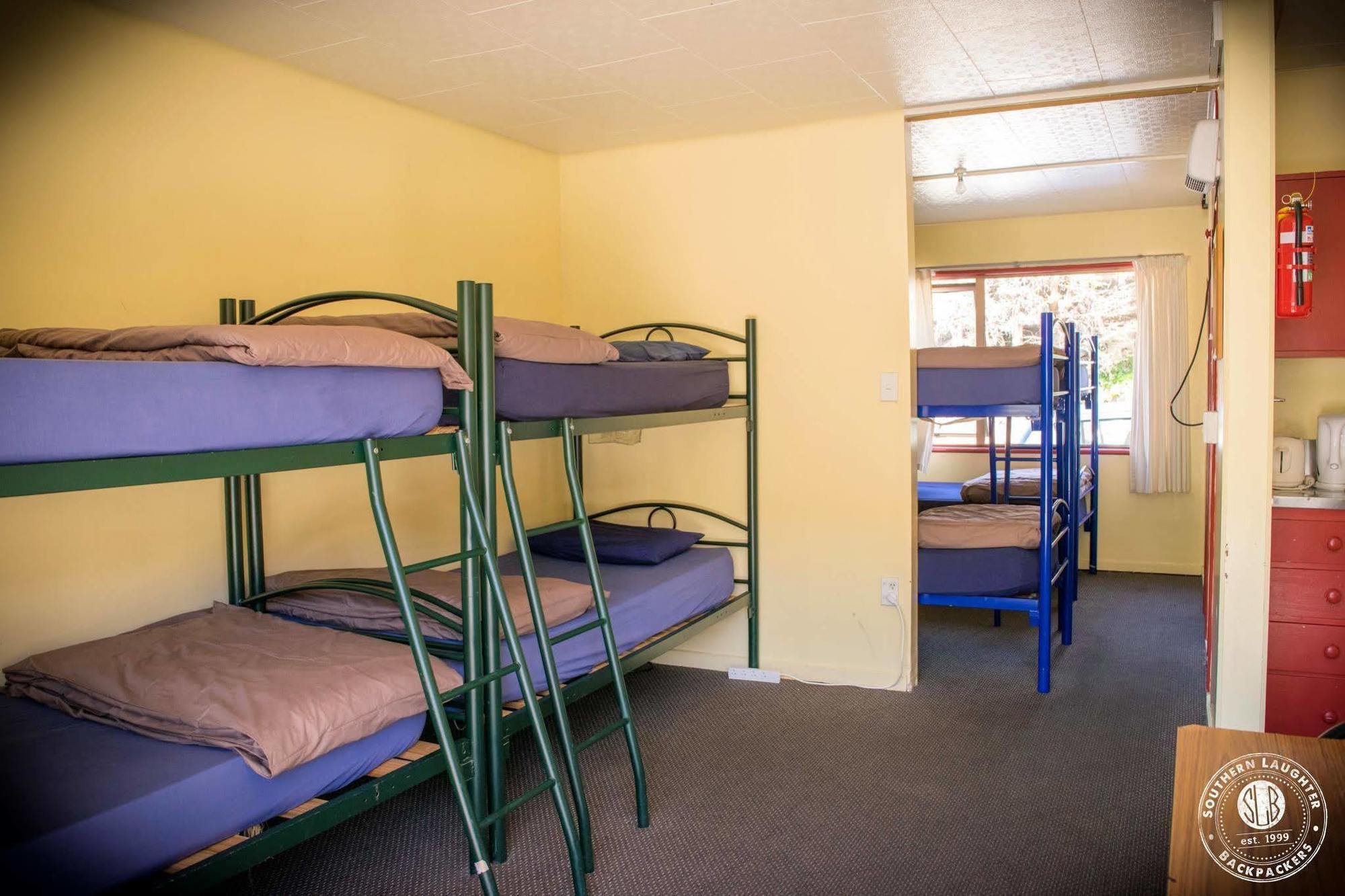 Southern Laughter Backpackers Hostel *