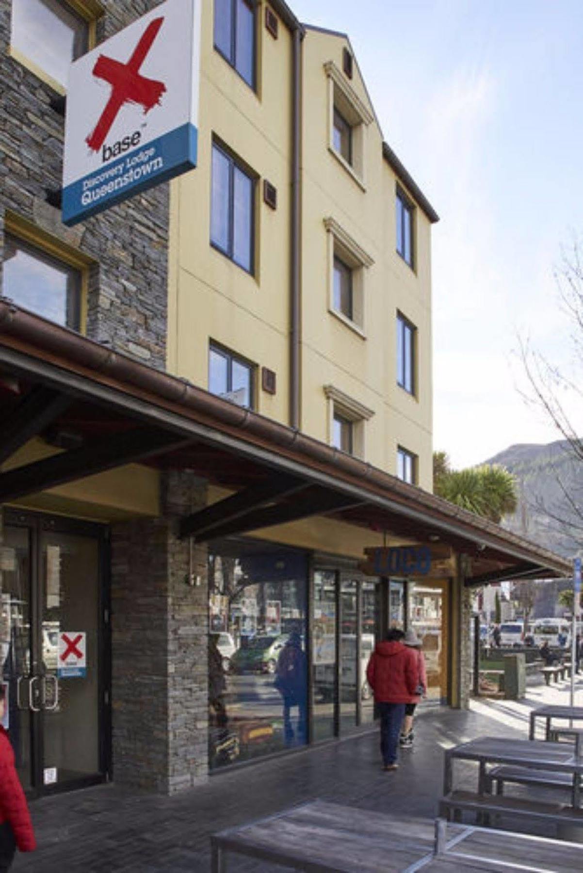 Hostel Base Backpackers