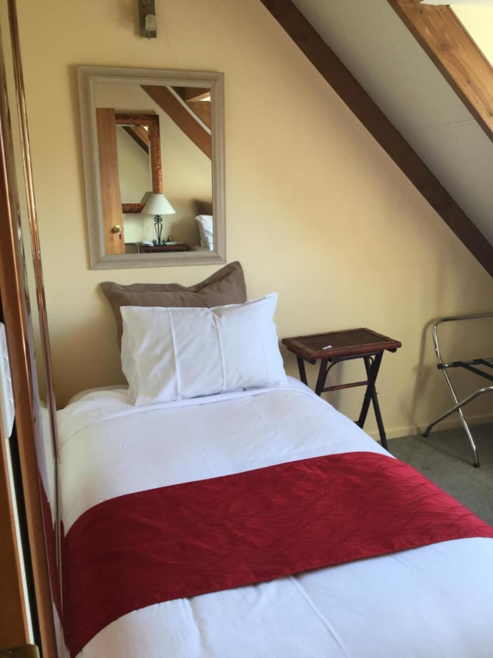 The Embassy Bed & Breakfast Queenstown