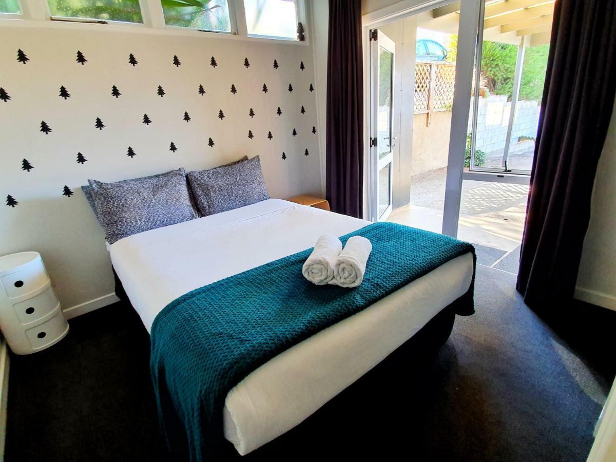 Bumbles Backpackers Hostel *