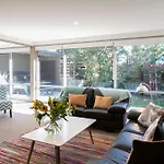 22 Hallenstein Apartments By Staysouth