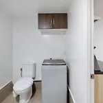 Cosy Studio Apartment-Walk2Town!