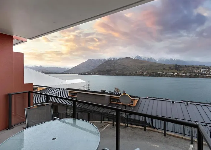 Wakatipu Shores