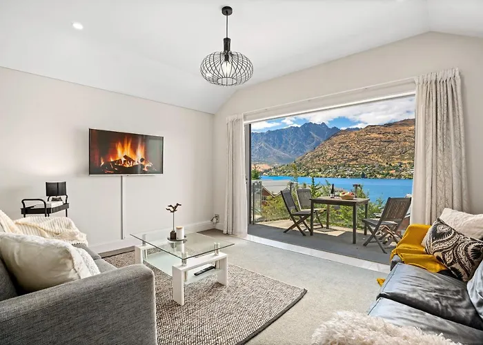 Lakefront Living - 2 Bedroom Aptmt In Alpine Village
