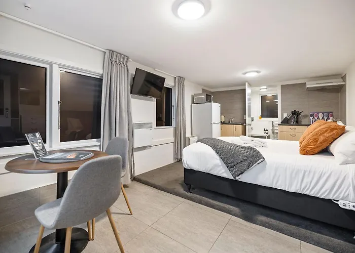 Cosy Studio Apartment-Walk2Town!