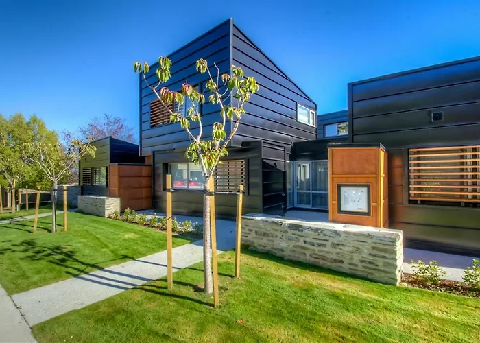 22 Hallenstein Apartments By Staysouth