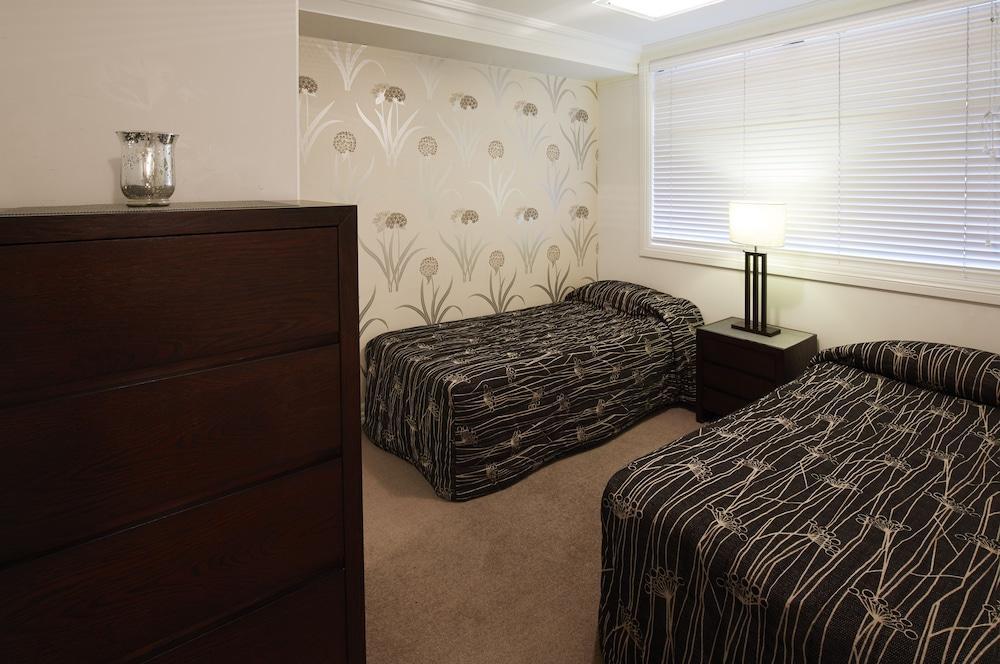 The Waterfront 4*