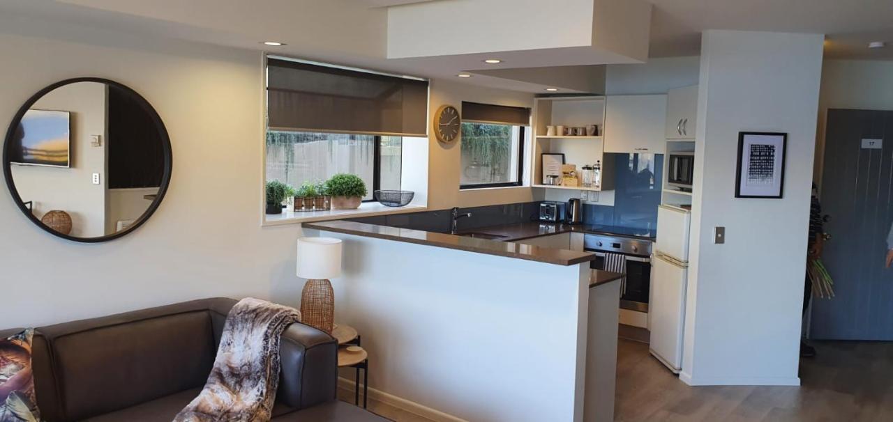 Lakefront Apartments,18 Esplanade Road Aparthotel Queenstown