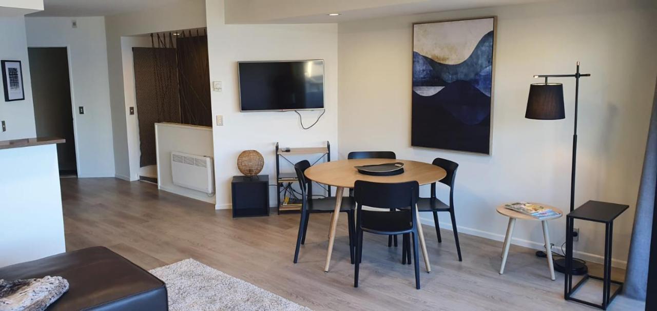 Aparthotel Lakefront Apartments,18 Esplanade Road