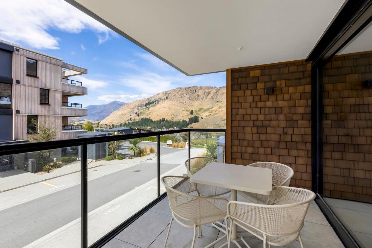 Suki At The Base Of Coronet Peak Queenstown