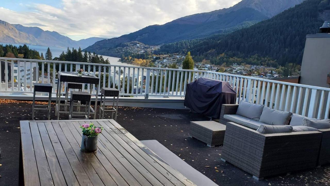Lakeview With Amazing Rooftop 镇上湖景三室套房 Holiday home *