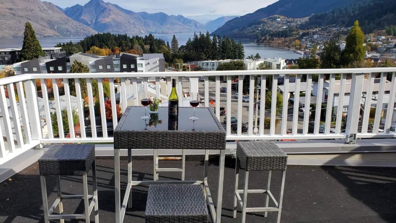 Lakeview With Amazing Rooftop 镇上湖景三室套房 Queenstown
