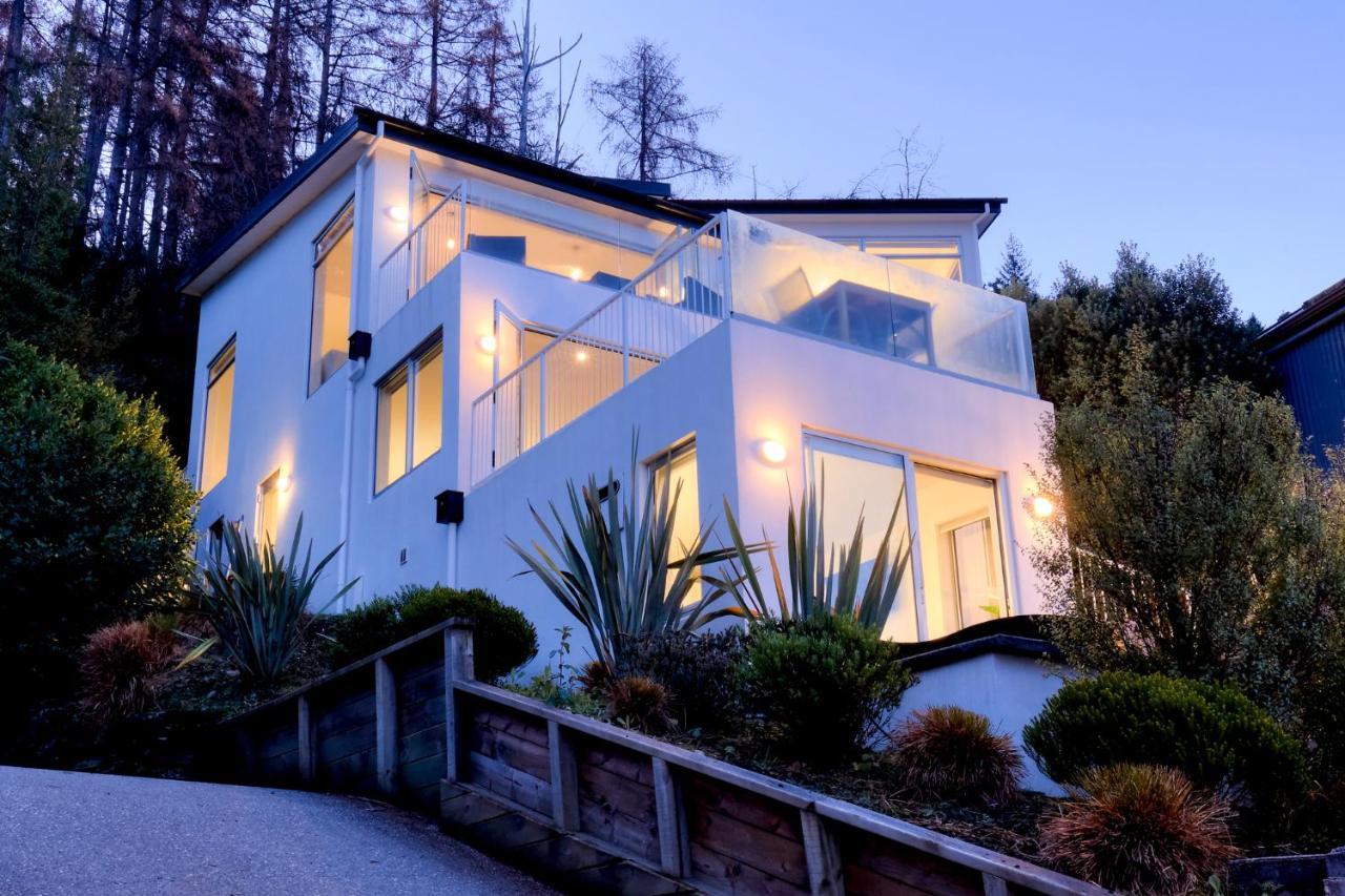 Hensman Haven - *