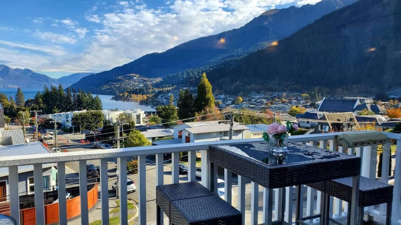 Lakeview With Amazing Rooftop 镇上湖景三室套房 Holiday home