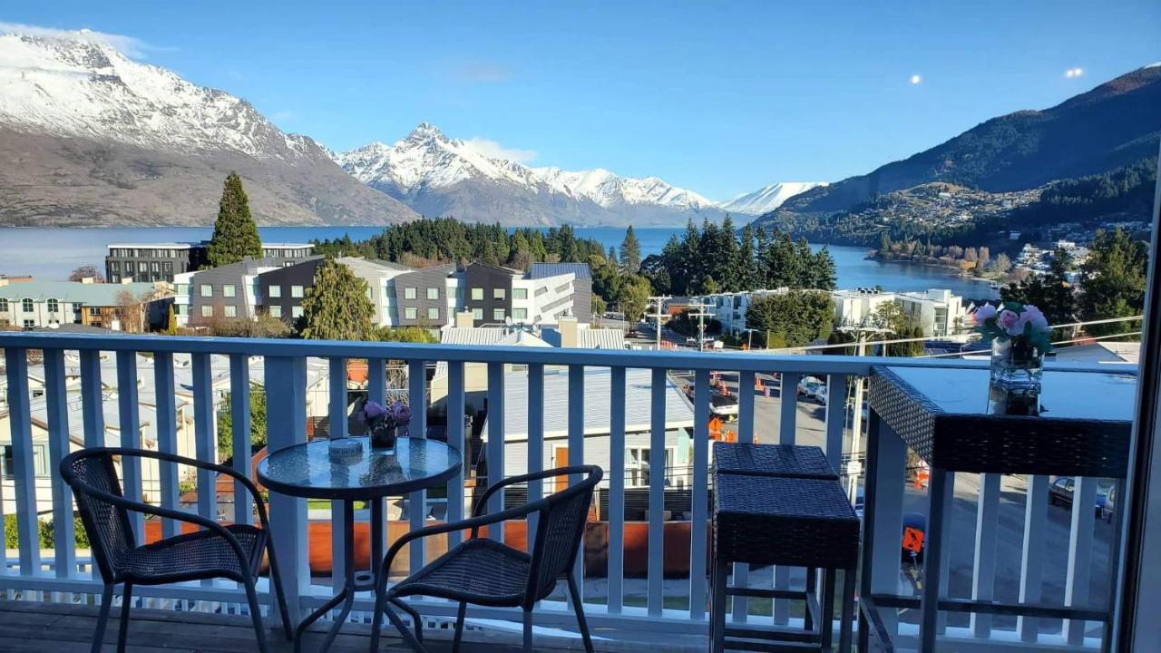 Lakeview With Amazing Rooftop 镇上湖景三室套房 Holiday home *